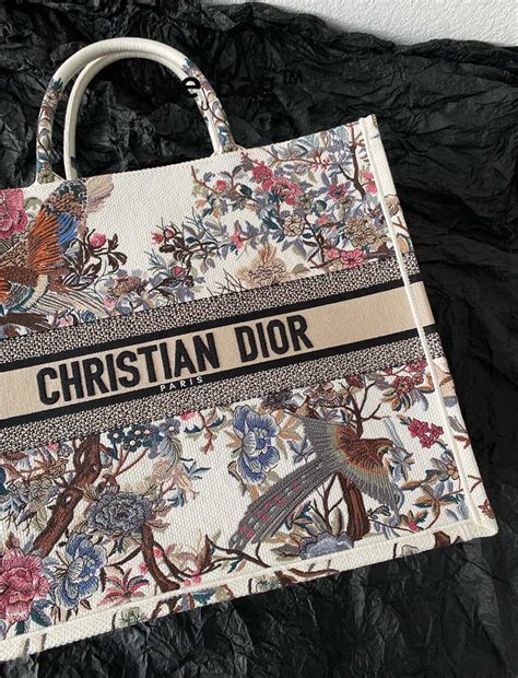 biege dior jardin d'hiver|The Making of Dior’s Jardin d’Hiver embroidery Dior Book Tote.